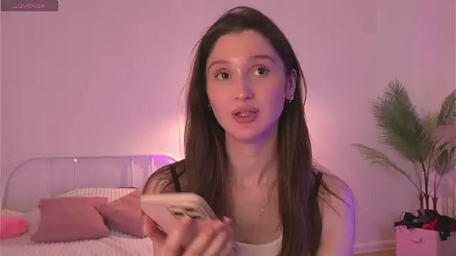 Snapshot of tender_babyy chatting on 8, 10, 2025 tender babyy online show from 8, 10, 2025