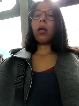 Snapshot of MirandaSingle chatting on 9, 6, 2026 MirandaSingle online show from 9, 6, 2026