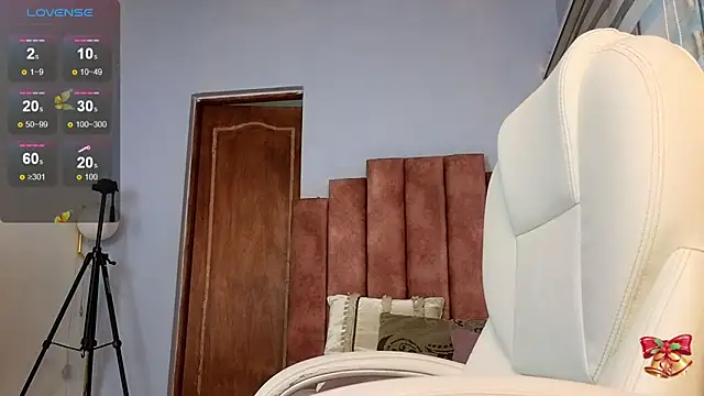 Snapshot of lou_rosse_ chatting on 10, 12, 2024 lou rosse online show from 10, 12, 2024