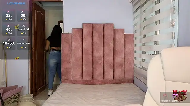 Snapshot of lou_rosse_ chatting on 12, 12, 2024 lou rosse online show from 12, 12, 2024