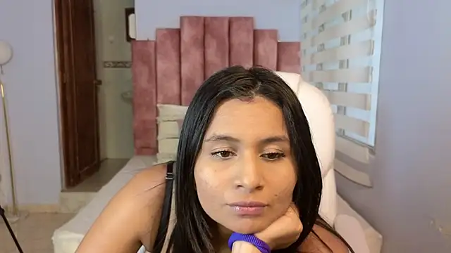 Snapshot of lou_rosse_ chatting on 13, 12, 2024 lou rosse online show from 13, 12, 2024