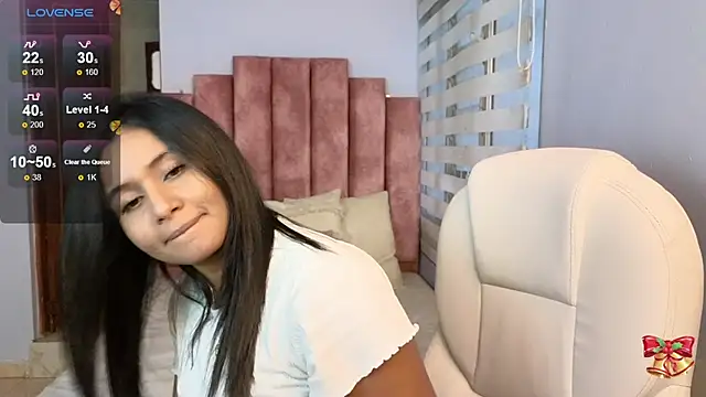 Snapshot of lou_rosse_ chatting on 17, 12, 2024 lou rosse online show from 17, 12, 2024