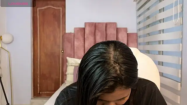 Snapshot of lou_rosse_ chatting on 23, 12, 2024 lou rosse online show from 23, 12, 2024