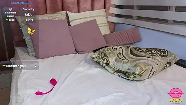 Snapshot of lou_rosse_ chatting on 5, 1, 2025 lou rosse online show from 5, 1, 2025