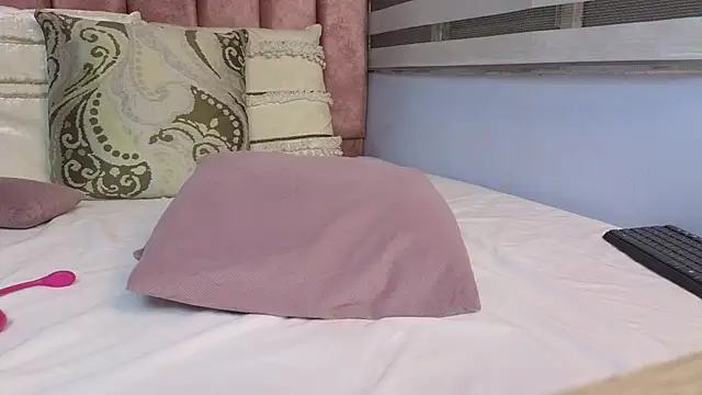 Snapshot of lou_rosse_ chatting on 24, 1, 2025 lou rosse online show from 24, 1, 2025