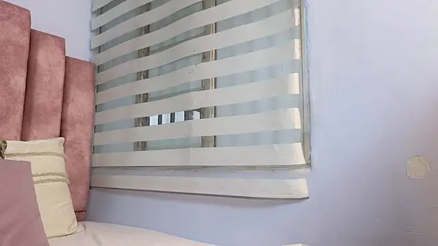 Snapshot of lou_rosse_ chatting on 27, 2, 2025 lou rosse online show from 27, 2, 2025