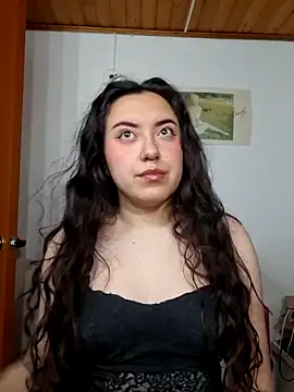 Emi chik online show from 26, 3, 2026