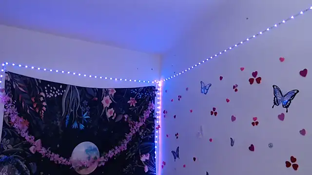 Emillyy m online show from 8, 9, 2025