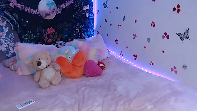 Emillyy m online show from 9, 9, 2025