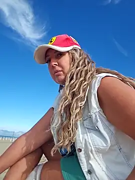 Snapshot of MariaRichi_ chatting on 26, 9, 2025 MariaRichi  online show from 26, 9, 2025