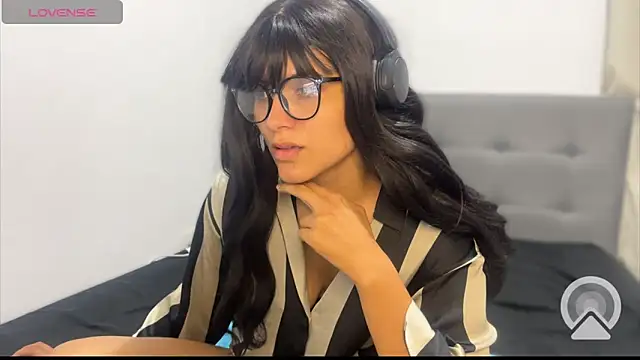 Snapshot of LanaQuen chatting on 16, 12, 2024 LanaQuen online show from 16, 12, 2024