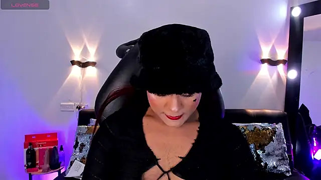 Snapshot of Emili_Roux chatting on 19, 4, 2026 Emili Roux online show from 19, 4, 2026