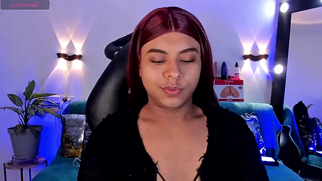 Snapshot of Emili_Roux chatting on 10, 5, 2026 Emili Roux online show from 10, 5, 2026