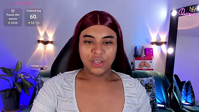 Snapshot of Emili_Roux chatting on 4, 6, 2026 Emili Roux online show from 4, 6, 2026