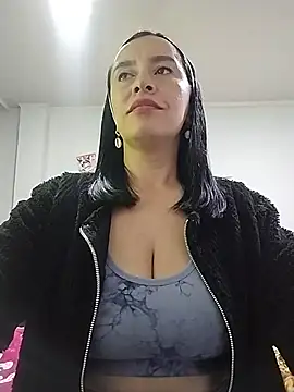 Snapshot of hailey85 chatting on 8, 7, 2026 hailey85 online show from 8, 7, 2026