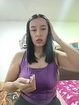 Snapshot of hailey85 chatting on 1, 8, 2026 hailey85 online show from 1, 8, 2026