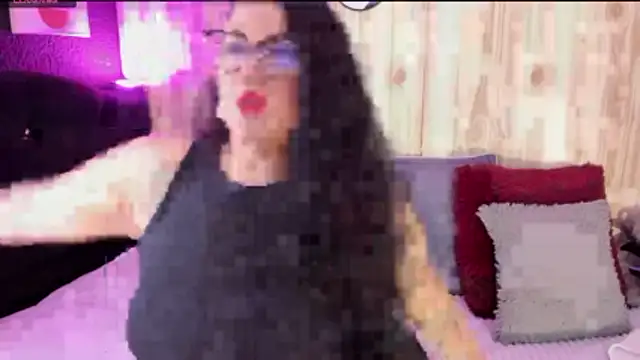 Snapshot of yoishat77 chatting on 26, 10, 2025 yoishat77 online show from 26, 10, 2025