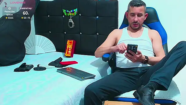 Snapshot of Yeol_King chatting on 12, 11, 2025 Yeol King online show from 12, 11, 2025