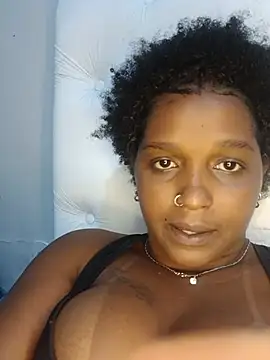 Snapshot of annybarros21 chatting on 7, 7, 2026 annybarros21 online show from 7, 7, 2026