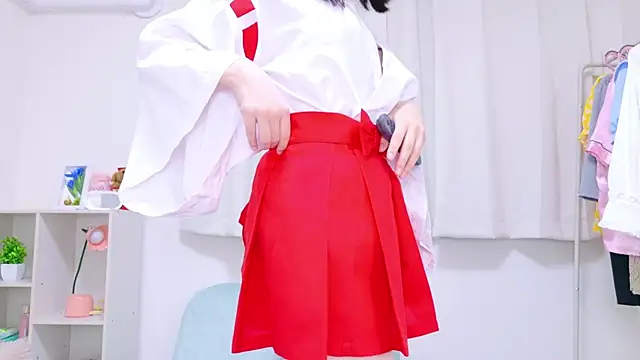 Snapshot of Yurie_ chatting on 5, 1, 2025 Yurie online show from 5, 1, 2025