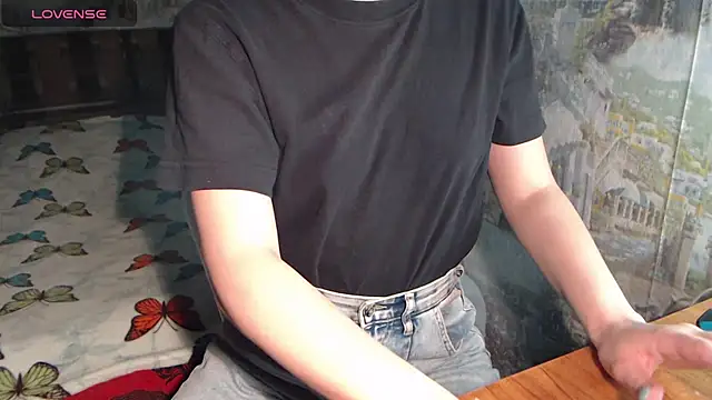 Snapshot of -LauraGold- chatting on 8, 1, 2025 -LauraGold- online show from 8, 1, 2025