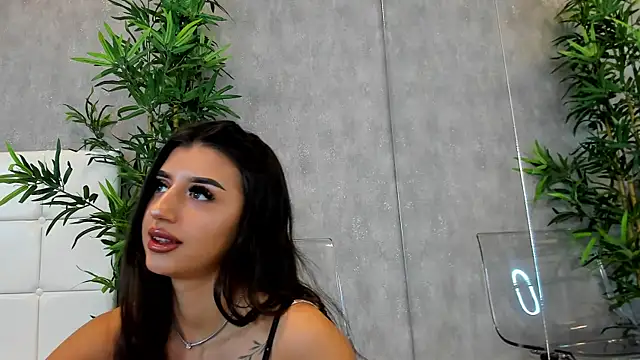 Snapshot of KatelynSparks chatting on 21, 2, 2025 KatelynSparks online show from 21, 2, 2025