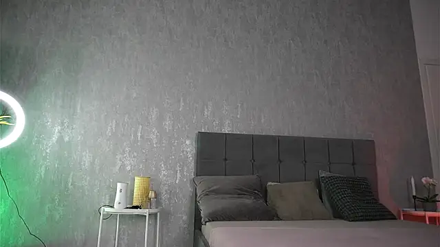 Snapshot of KatelynSparks chatting on 14, 11, 2025 KatelynSparks online show from 14, 11, 2025