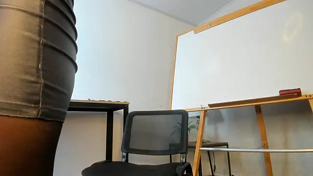 Snapshot of Caroline_dh chatting on 9, 3, 2026 Caroline dh online show from 9, 3, 2026