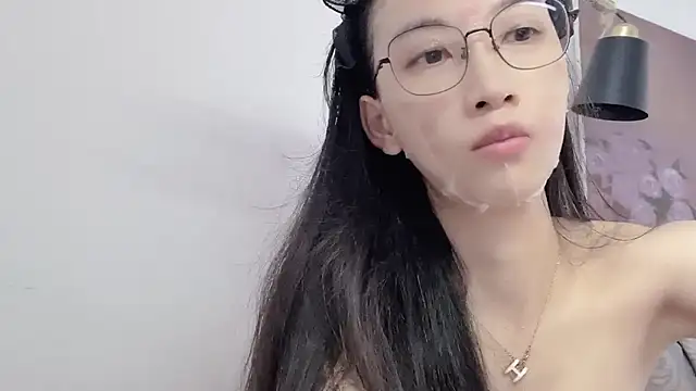 Snapshot of Lili-2 chatting on 19, 5, 2026 Lili-2 online show from 19, 5, 2026