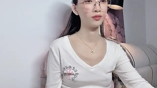 Snapshot of Lili-2 chatting on 23, 5, 2026 Lili-2 online show from 23, 5, 2026