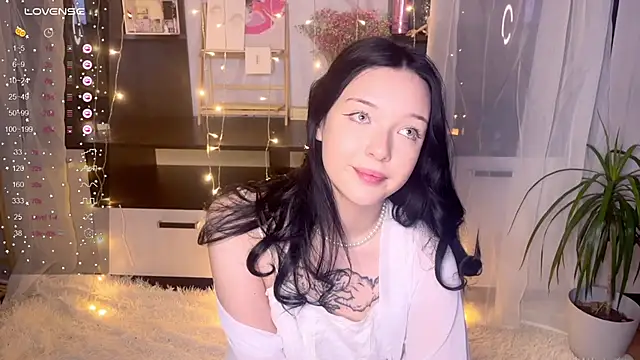 EmmaKittyCat online show from 26, 11, 2025