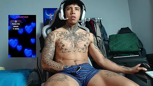 Nickhot0609 online show from 25, 3, 2026