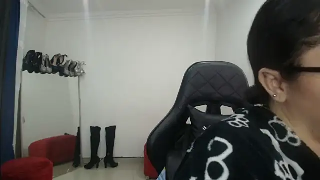 Snapshot of Madame_Shein_ chatting on 14, 2, 2025 Madame Shein  online show from 14, 2, 2025