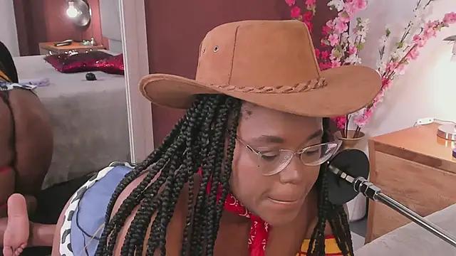 Snapshot of Makena_gh chatting on 5, 7, 2026 Makena gh online show from 5, 7, 2026