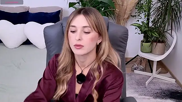 Sophie Enzo online show from 16, 9, 2025