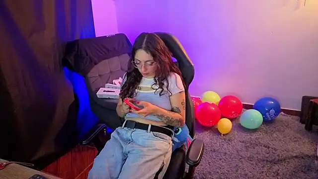 Snapshot of katianzayn chatting on 18, 9, 2025 katianzayn online show from 18, 9, 2025