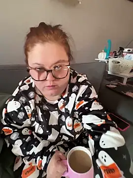 Snapshot of Tallulah-mae-xoxox chatting on 22, 10, 2025 Tallulah-mae-xoxox online show from 22, 10, 2025