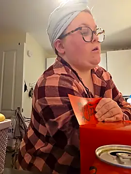 Snapshot of Tallulah-mae-xoxox chatting on 2, 11, 2025 Tallulah-mae-xoxox online show from 2, 11, 2025