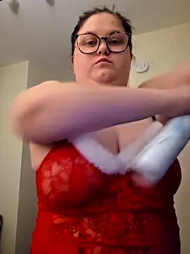 Snapshot of Tallulah-mae-xoxox chatting on 13, 12, 2025 Tallulah-mae-xoxox online show from 13, 12, 2025