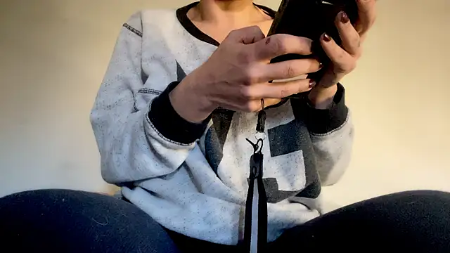 filipasantosx online show from 25, 2, 2025