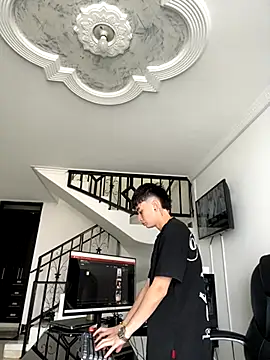 nico 18x online show from 5, 12, 2025