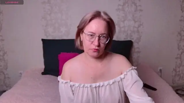 Moonlight Jasmine online show from 17, 11, 2025