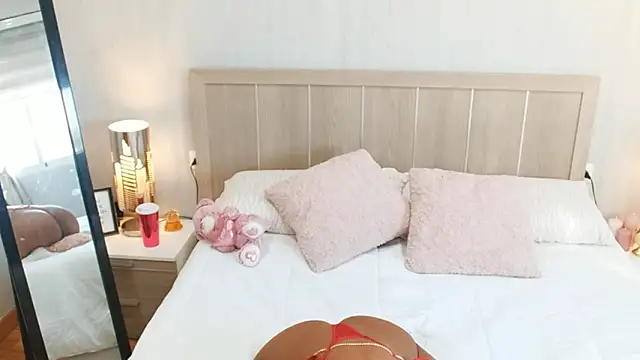 IamCrystal2 online show from 13, 12, 2024