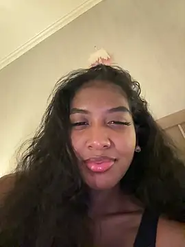 IamCrystal2 online show from 16, 12, 2024