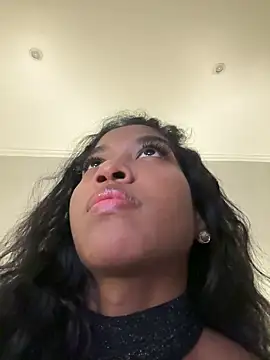 IamCrystal2 online show from 17, 12, 2024