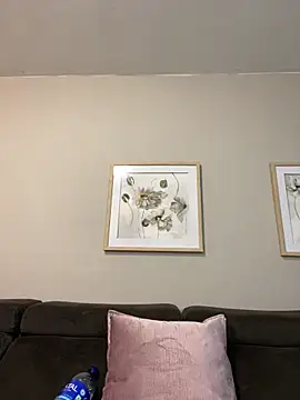 imlindapink online show from 10, 3, 2025