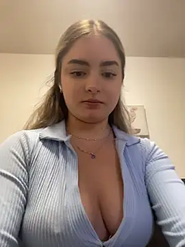 Snapshot of imlindapink chatting on 8, 5, 2026 imlindapink online show from 8, 5, 2026