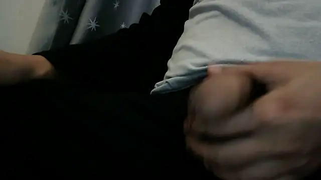 XiaoGuoGuo284512 online show from 12, 1, 2026