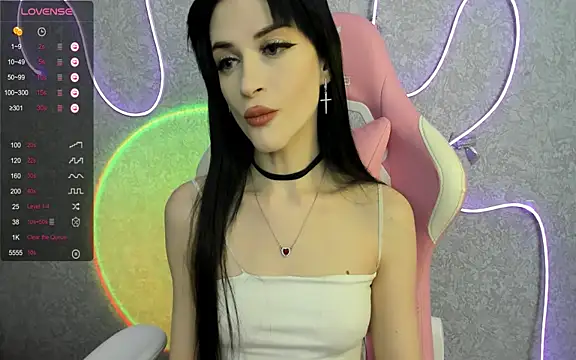 Molly Crystall online show from 19, 4, 2026
