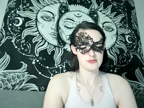 LexiSnowUK online show from 5, 2, 2025